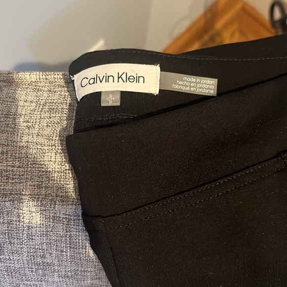 Calvin Klein Size Small - Picture 3 of 3